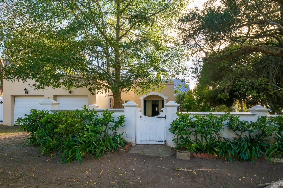 4 Bedroom Property for Sale in Belvidere Estate Western Cape